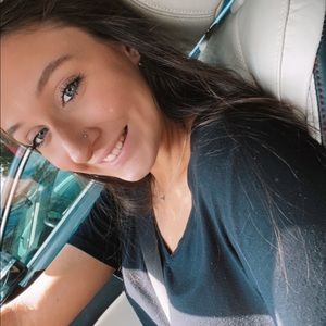 Meet your Posher, Sydni